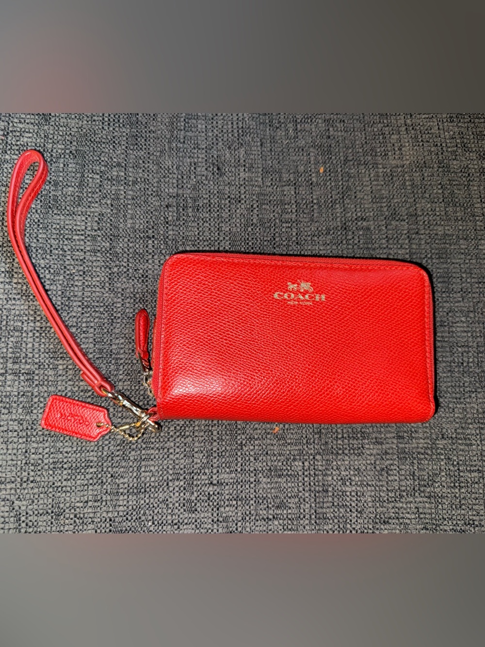 EUC Coach Bright Orange Leather Zip Wristlet Wallet with Gold Hardware